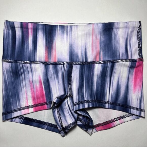 Lululemon Boogie Short in Mirage Deep Indigo / White - Picture 2 of 6